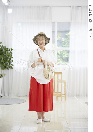 高齢者 老人 女性 42458712