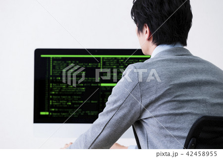プログラマー　デザイナー　プログラム　SE　エンジニア　男性 42458955