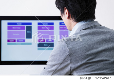 プログラマー　デザイナー　プログラム　SE　エンジニア　男性 42458987