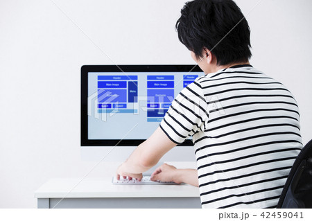 プログラマー　デザイナー　プログラム　SE　エンジニア　男性 42459041