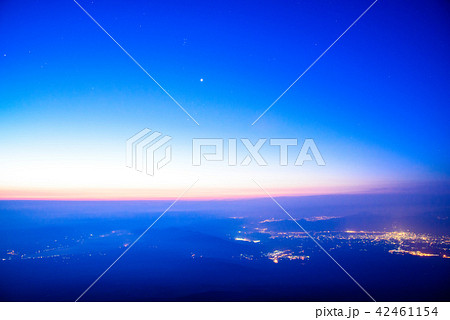 【静岡県】富士山須走口登山道からの眺望　日の出前 42461154