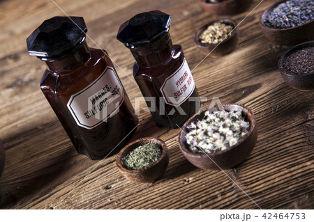 The ancient Chinese medicine 42464753