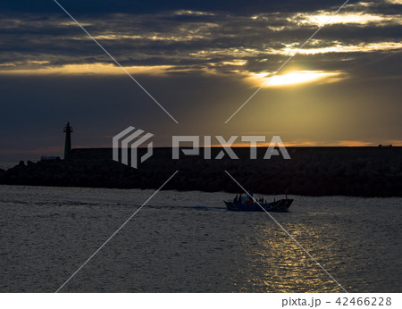 Sunset port in Taiwan 42466228