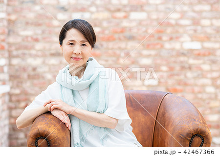 ミドルの女性 42467366