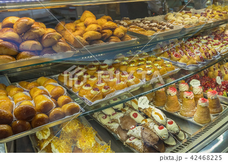 Very famous sweetshop in Naples, Gambrinus. Very famous sweetshop in Naples, Gambrinus. 42468225