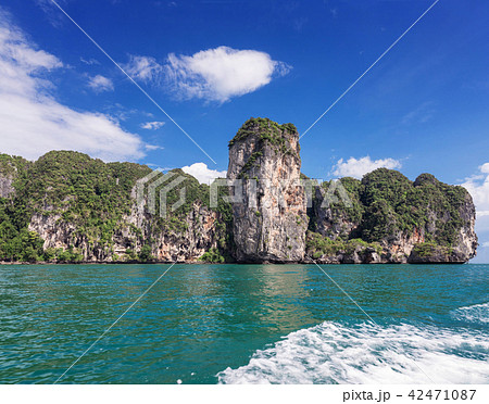 Popular travel tropical karst rocks perfect for Popular travel tropical karst rocks perfect for 42471087