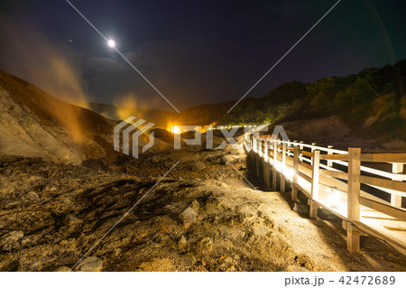 北海道の夏 登別 地獄谷ライトアップ 「鬼火の路、幻想と神秘の谷」 北海道の夏 登別 地獄谷ライトアップ 「鬼火の路、幻想と神秘の谷」 42472689