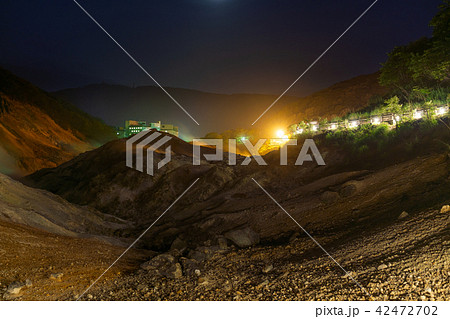 北海道の夏　登別 地獄谷ライトアップ 「鬼火の路、幻想と神秘の谷」 42472702