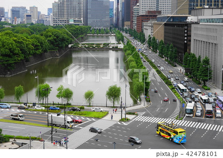 6月　日比谷01日比谷濠と日比谷通り 42478101