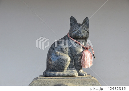 猫の石像（高林寺／大阪府堺市堺区神明町東3-1-3）の写真素材