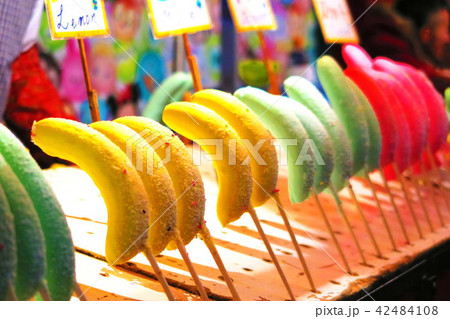 祭りの屋台の風景 42484108