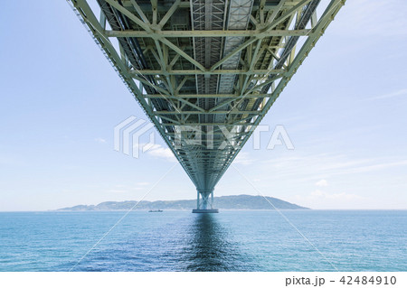 晴天の明石海峡大橋 晴天の明石海峡大橋 42484910