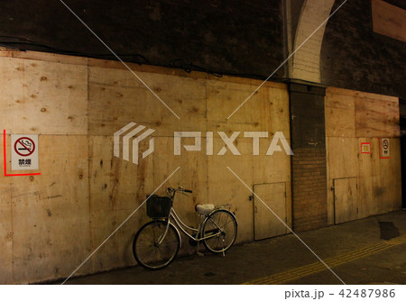 鶴見線国道駅のガード下(2) 鶴見線国道駅のガード下(2) 42487986