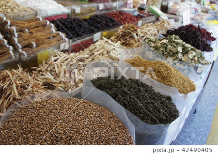 台北の問屋街 42490405