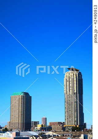 埼玉県川口市の高層ビル群 42490913
