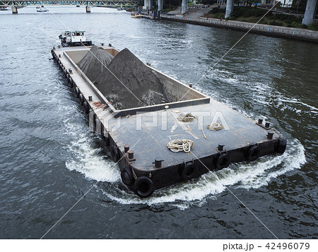 ジャリ-運搬船 ジャリ-運搬船 砂利運搬船の写真素材 [42496079] - PIXTA