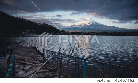 Panorama image of Mount Fuji and Lake. 42497462