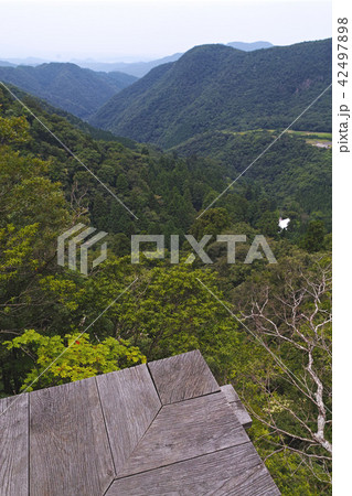 【重要文化財】三徳山 三佛寺 文殊堂からの眺望 42497898