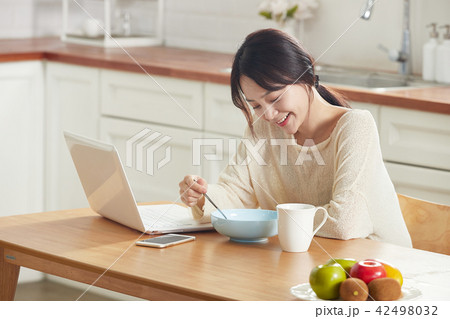 韓国人 女性 女 42498032