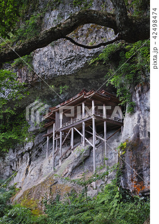 【国宝】三徳山 三佛寺(三仏寺)投入堂(奥院・蔵王殿) 【国宝】三徳山 三佛寺(三仏寺)投入堂(奥院・蔵王殿) 42498474
