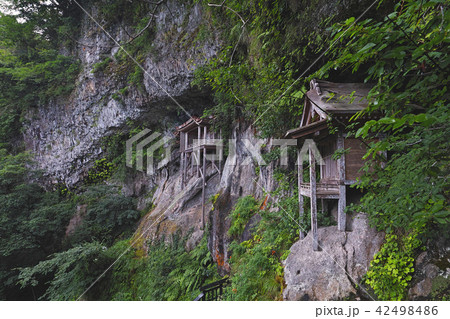 【国宝】三徳山 三佛寺(三仏寺)投入堂(奥院・蔵王殿) 【国宝】三徳山 三佛寺(三仏寺)投入堂(奥院・蔵王殿) 42498486