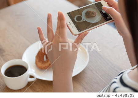 カフェ スマホ SNS カフェ スマホ SNS 42498505