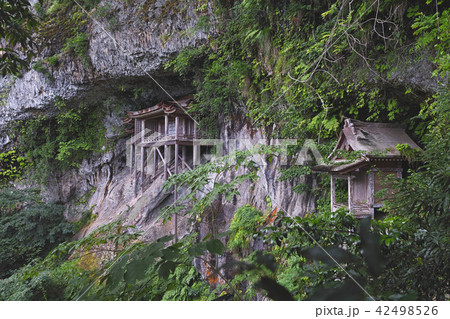 【国宝】三徳山 三佛寺（三仏寺）投入堂（奥院・蔵王殿） 42498526
