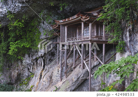 【国宝】三徳山 三佛寺(三仏寺)投入堂(奥院・蔵王殿) 【国宝】三徳山 三佛寺(三仏寺)投入堂(奥院・蔵王殿) 42498533