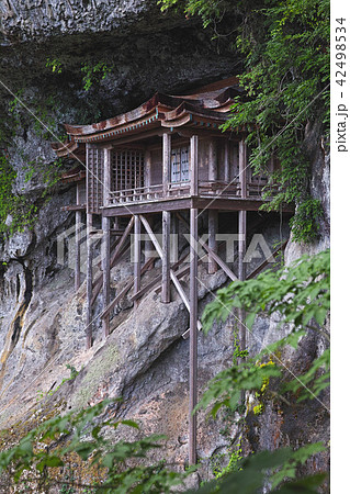 【国宝】三徳山 三佛寺(三仏寺)投入堂(奥院・蔵王殿) 【国宝】三徳山 三佛寺(三仏寺)投入堂(奥院・蔵王殿) 42498534