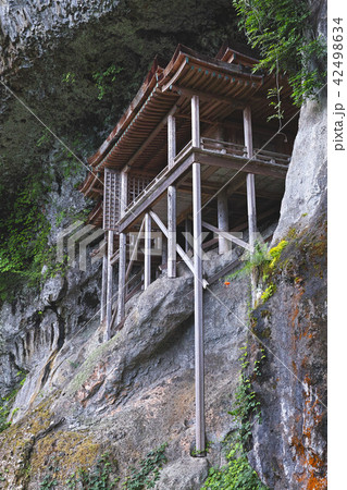 【国宝】三徳山 三佛寺(三仏寺)投入堂(奥院・蔵王殿) 【国宝】三徳山 三佛寺(三仏寺)投入堂(奥院・蔵王殿) 42498634