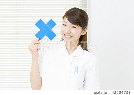 女性 医療 ばつ印 女性 医療 ばつ印 42504733