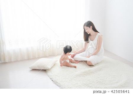 母子イメージ、育児 母子イメージ、育児 42505641