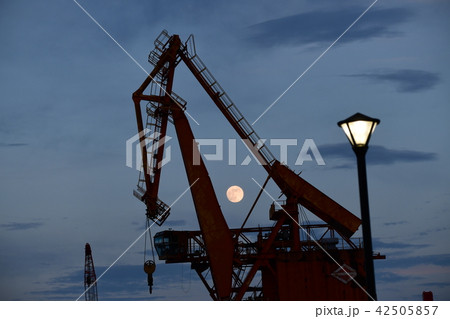 建機 月 空 建機 月 空 42505857