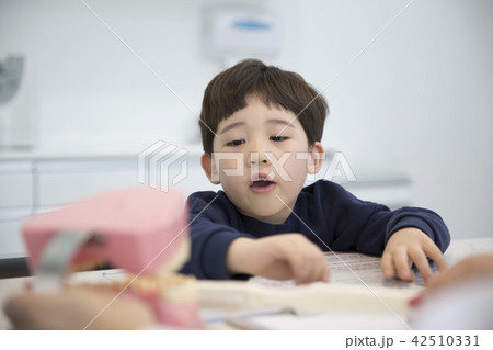 一人 1人 子供 42510331