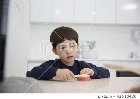 一人 1人 子供 42510420