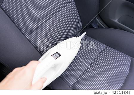 コードレスクリーナーで車内清掃 コードレスクリーナーで車内清掃 42511842