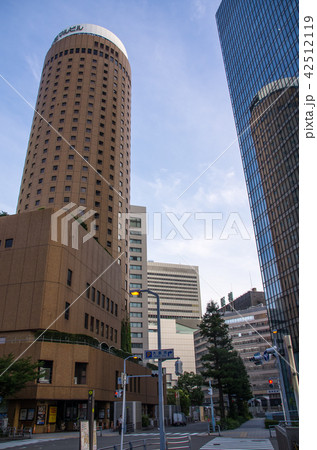 大阪・梅田のビル街 42512119