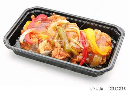 鶏の唐揚げの甘酢あんかけ 鶏の唐揚げの甘酢あんかけ 42512258
