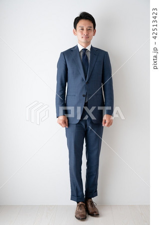 ビジネスマン、スーツ姿 42513423