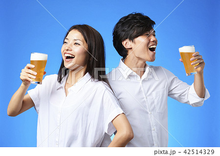 ビール　乾杯 42514329