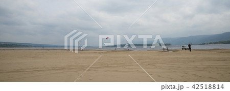 Panoramic view of the Zhiguli mountains from the Peninsula Kopylovo. 42518814