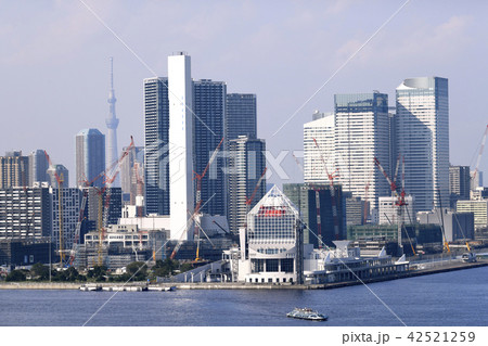 日本の東京都市景観 東京五輪開幕まで2年。五輪選手村などを望む=2018年7月24日撮影 日本の東京都市景観 東京五輪開幕まで2年。五輪選手村などを望む=2018年7月24日撮影 42521259