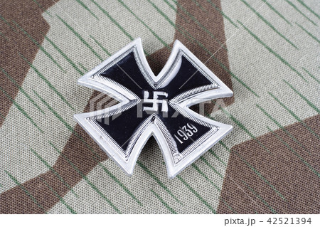 nazi german award Iron Cross on camouflage uniform nazi german award Iron Cross on camouflage uniform 42521394