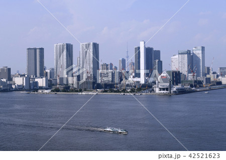 日本の東京都市景観　東京五輪開幕まで２年。五輪選手村などを望む＝2018年7月24日撮影 42521623