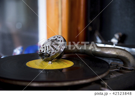 Closeup of an old gramophone 42523848