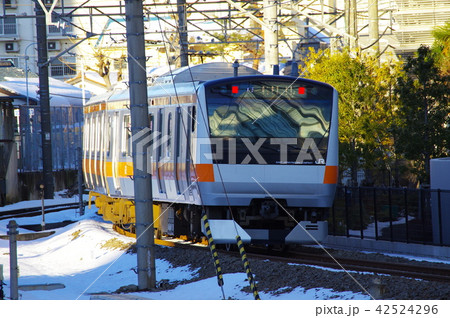 立川を出発する電車 立川を出発する電車 42524296