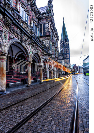 Bremen old Town Hall and Cathedral 42525088