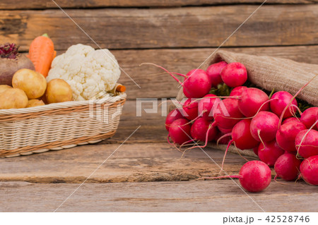 Vegetables green grocery. 42528746