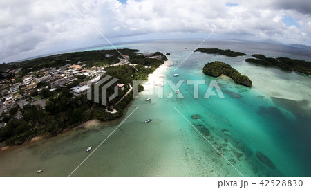 ドローン映像:石垣島の川平湾 ドローン映像:石垣島の川平湾 42528830