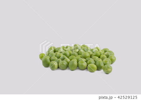 Ripe pea vegetable. Ripe pea vegetable. 42529125